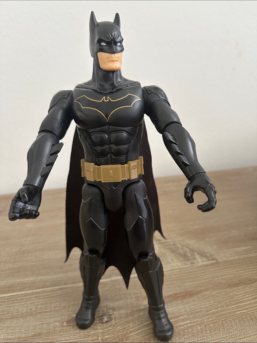 DC Comics 2018 Mattel 12” Batman Action Figure